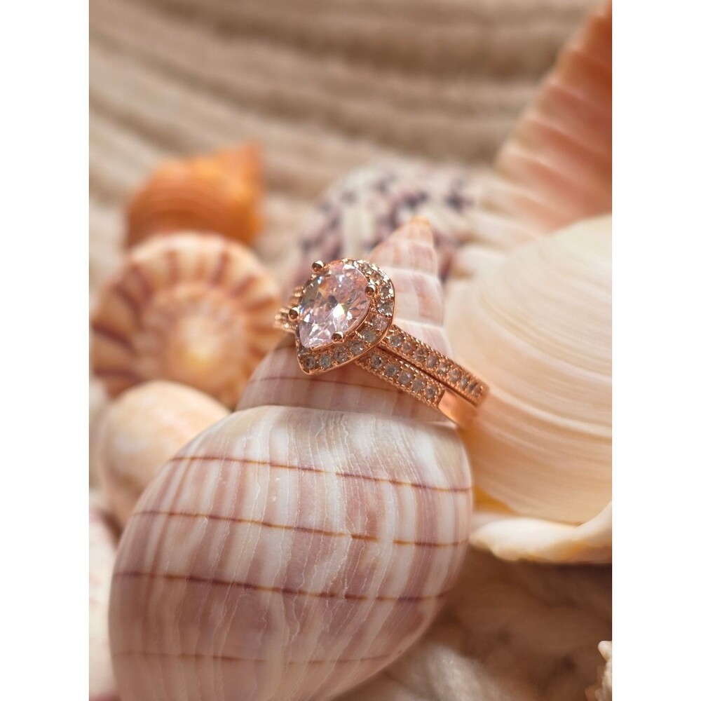💎NEW💎 ROSE GOLD SIMULATED DIAMOND HALO RING SET - Picture 8 of 11